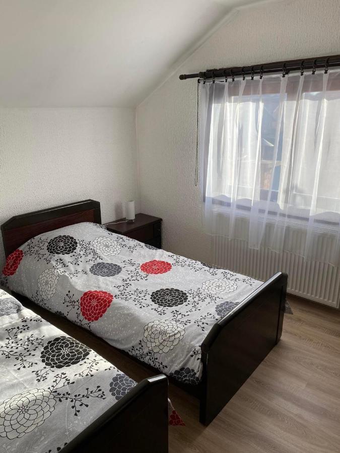 Micin Dom Apartamento Pirot Exterior foto